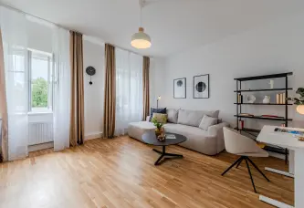 Berliner Straße _Stylish-Living-Room-Berlin-Apartment_#71-1